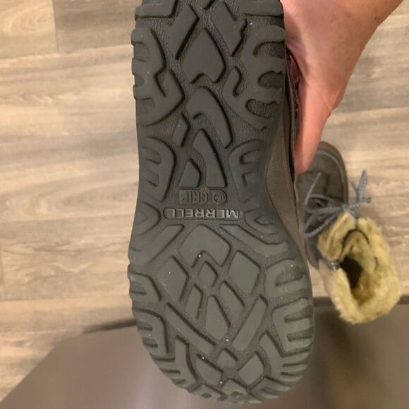 Merrell 200 Gram Warm insulated boots.  Size: 5.5.  Zipper entry.  Faux fur. - Picture 5 of 6